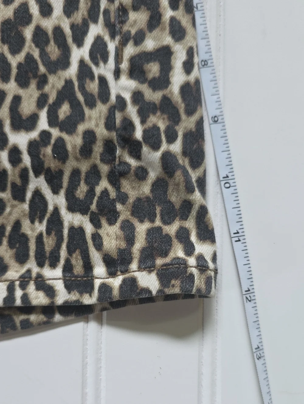 NWT American Eagle Leopard Print Next Level Stretch Shorts - Size 10